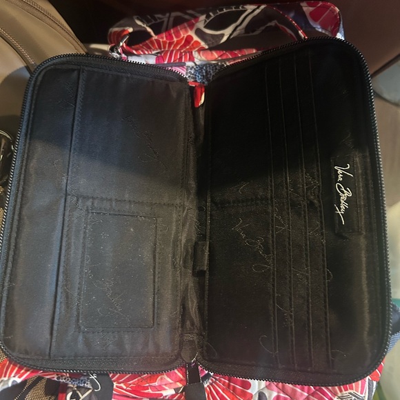 Vera Bradley Red and White Floral Quilted Wallet - Picture 4 of 4